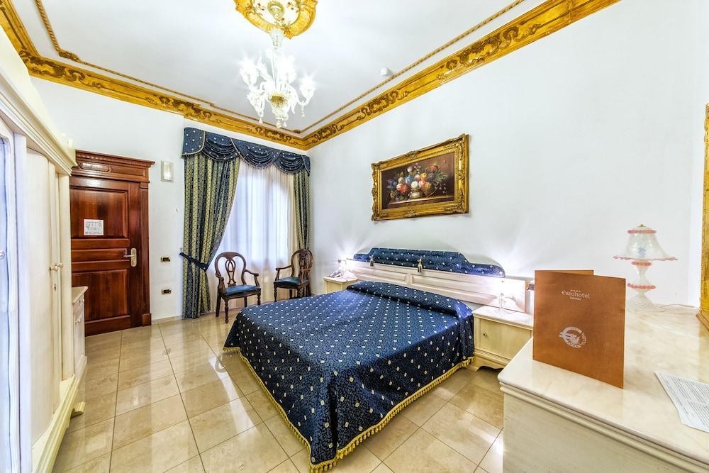 Euro Hotel إيغليزياس المظهر الخارجي الصورة