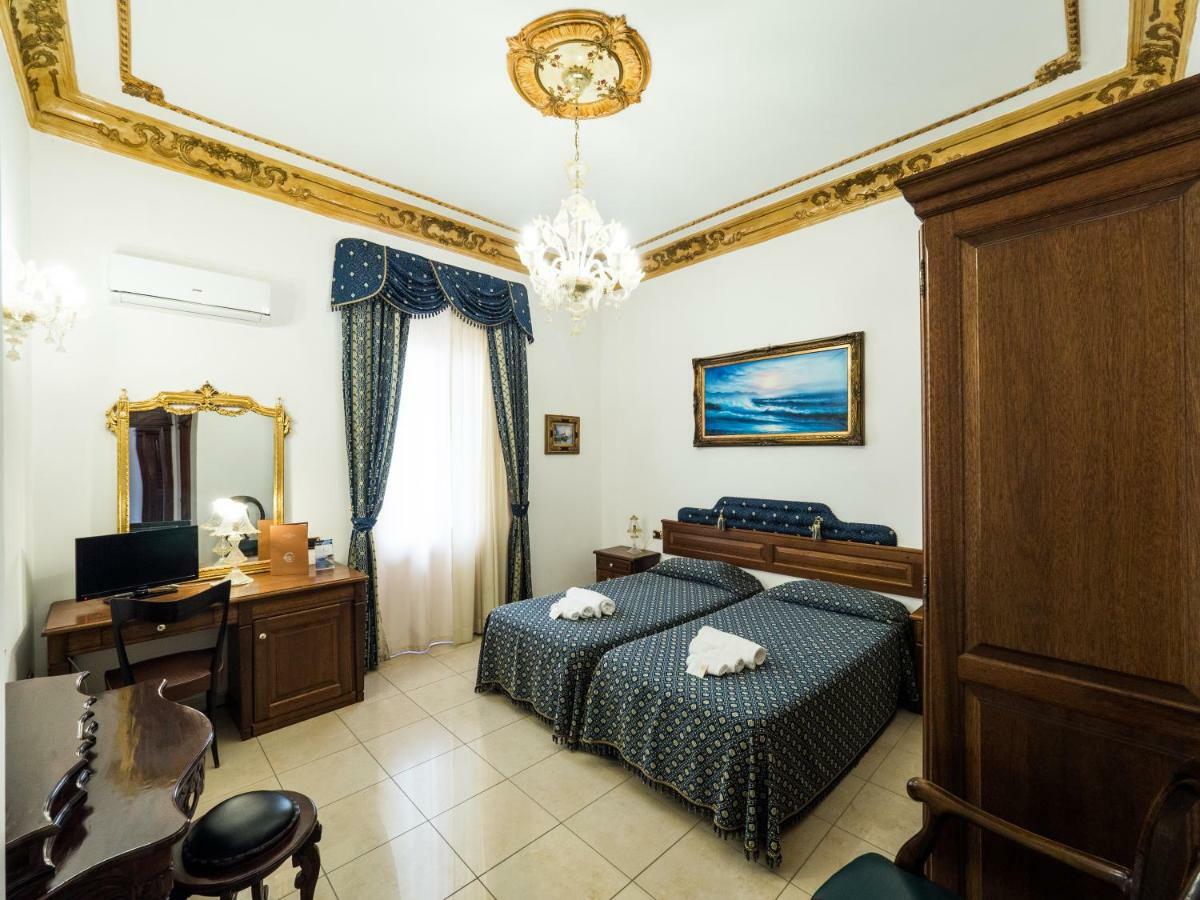 Euro Hotel إيغليزياس المظهر الخارجي الصورة
