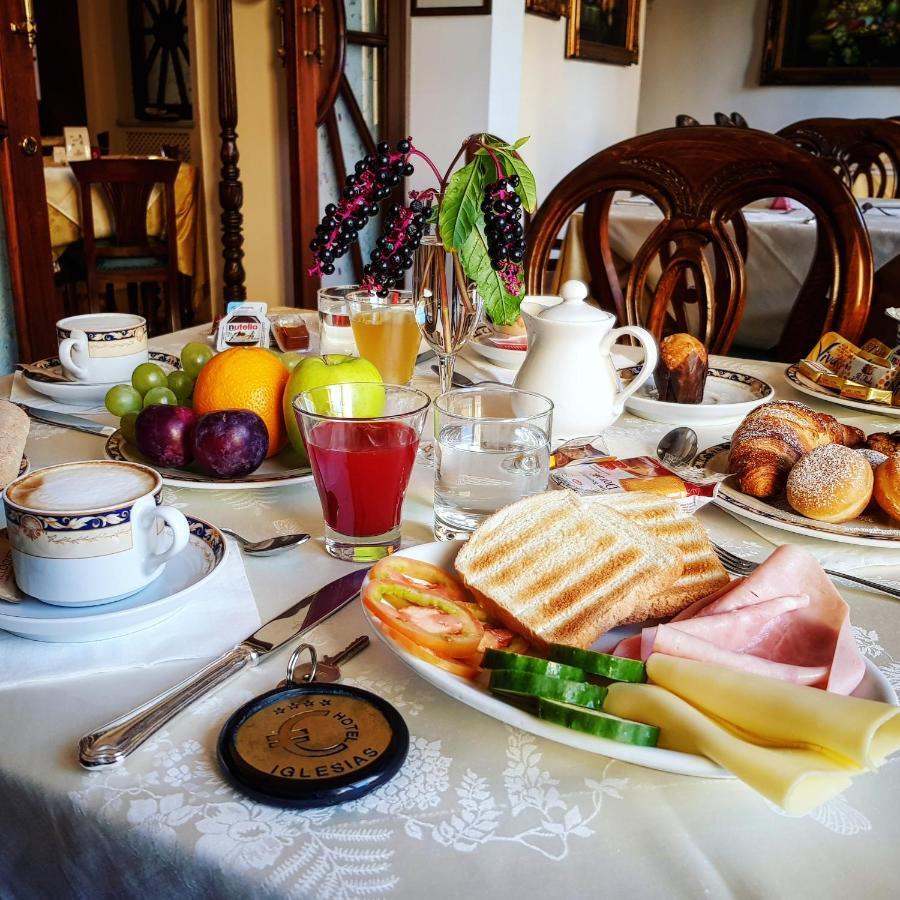 Euro Hotel إيغليزياس المظهر الخارجي الصورة