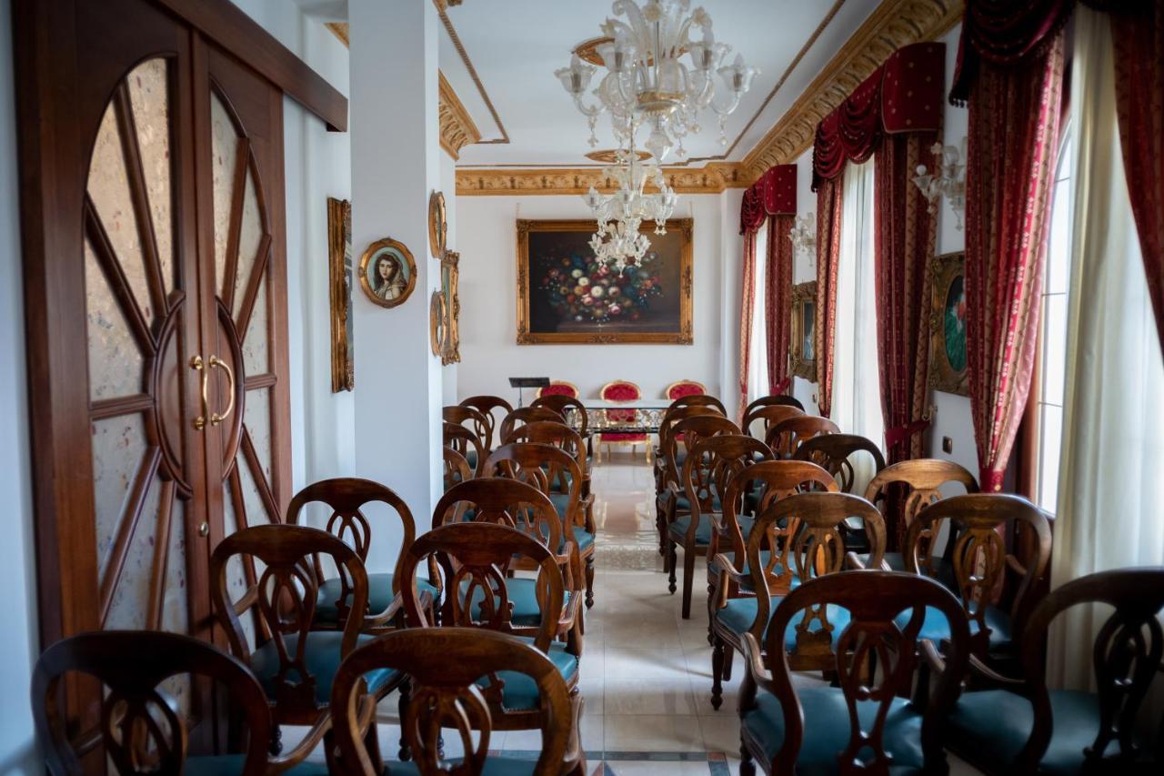 Euro Hotel إيغليزياس المظهر الخارجي الصورة